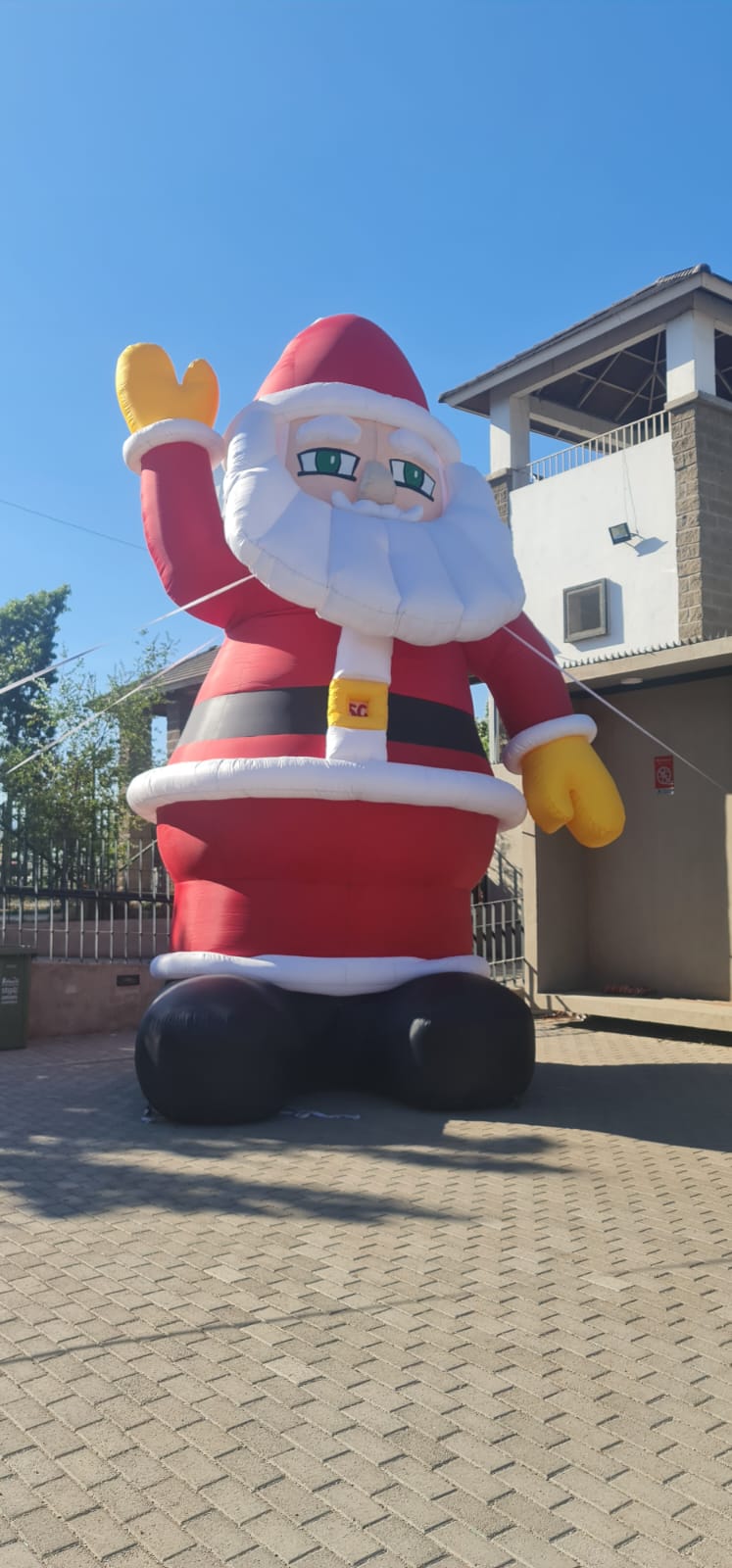 Viejo pascuero inflable 6 metros - Imagen 6